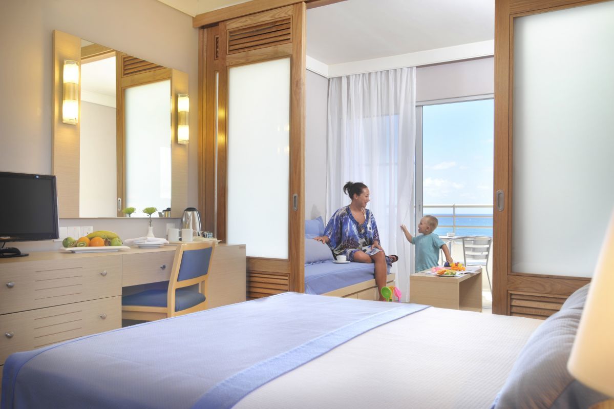 Louis Hotels - Louis Ledra Beach - Familienzimmer mit Schiebetür